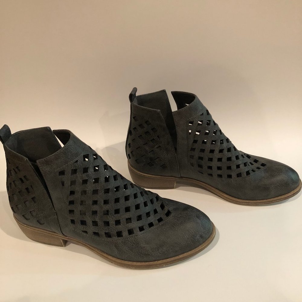 JG ankle booties
